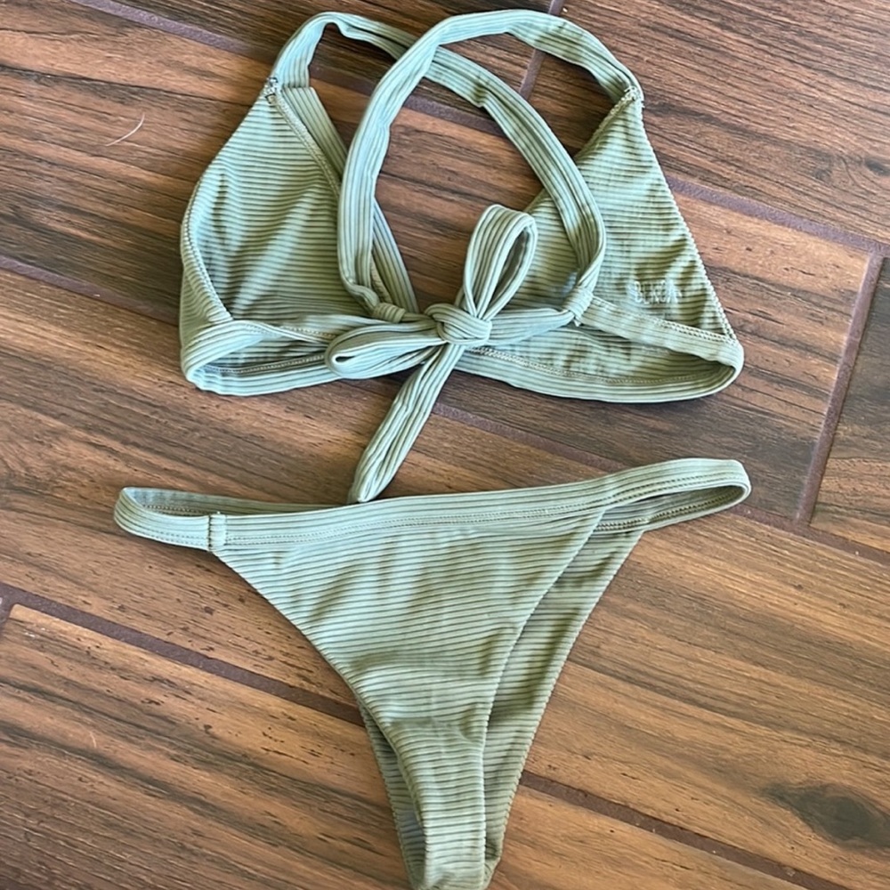 Benoa | Medium Set | Used - Picture 2 of 2